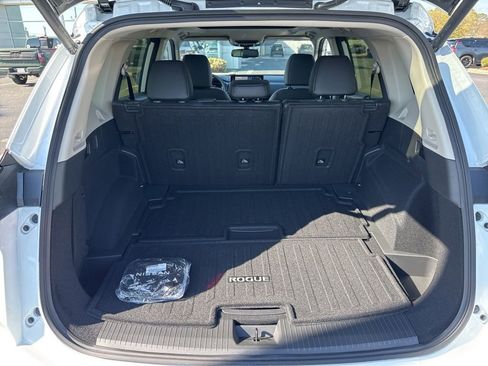 New 2026 Nissan Rogue Platinum AWD/4WD image 19