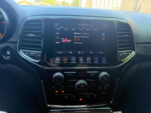 Used 2019 Jeep Grand Cherokee Laredo AWD/4WD image 24