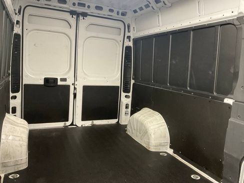 Used 2025 RAM ProMaster 2500 w/ Convenience Group FWD image 13