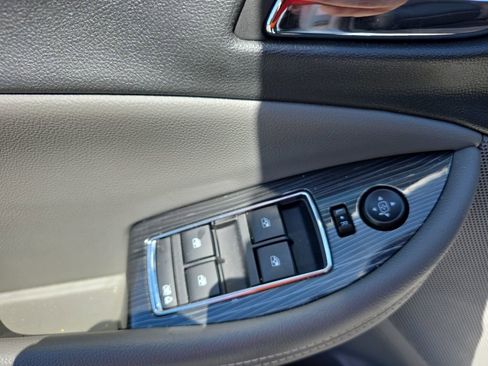 Used 2018 Chevrolet Impala Premier FWD image 14