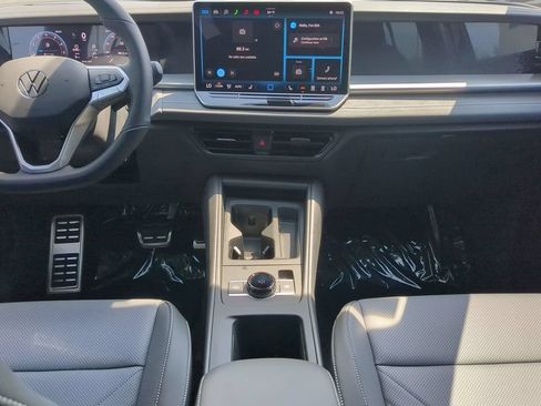 New 2026 Volkswagen Tiguan SE R-Line FWD image 15