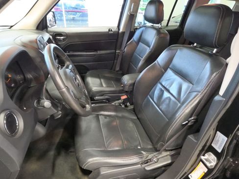 Used 2017 Jeep Patriot High Altitude AWD/4WD image 15