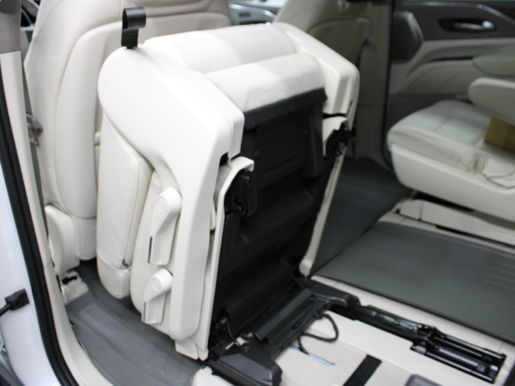 Used 2021 Cadillac Escalade ESV Premium Luxury Platinum AWD/4WD image 77