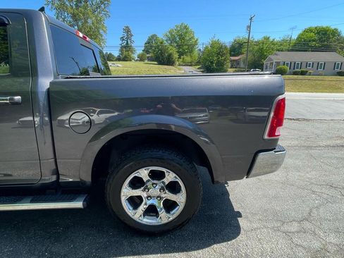 Used 2016 RAM 1500 Laramie w/ Convenience Group AWD/4WD image 5