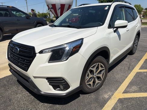 Used 2022 Subaru Forester Premium w/ Popular Package #2 AWD/4WD image 2