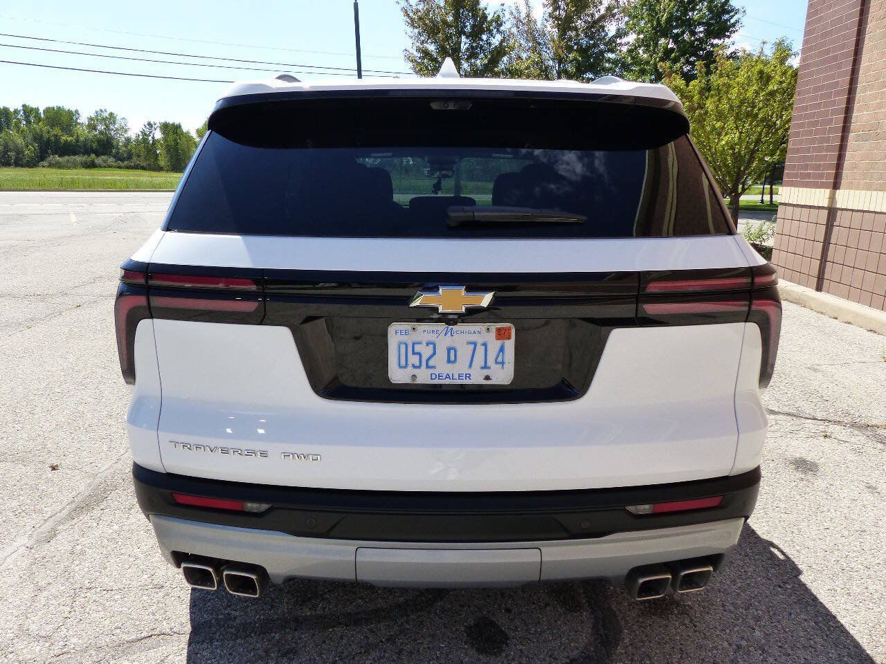 Used 2026 Chevrolet Traverse LT w/ Driver Confidence Package AWD/4WD image 8