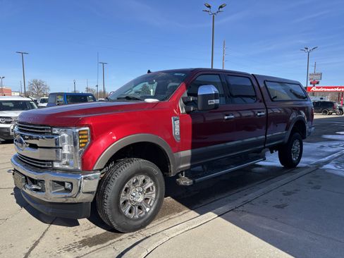Used 2019 Ford F350 Lariat w/ Chrome Package image 17