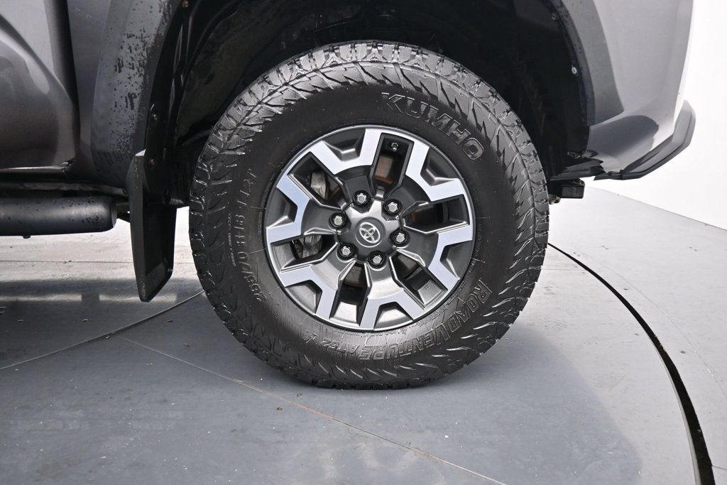 Used 2019 Toyota Tacoma TRD Off-Road AWD/4WD image 13