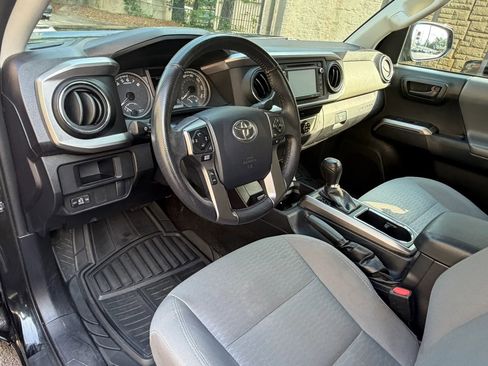 Used 2017 Toyota Tacoma SR5 w/ Tow Package AWD/4WD image 23