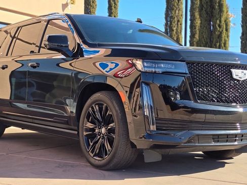 Used 2023 Cadillac Escalade ESV Sport Platinum AWD/4WD image 13