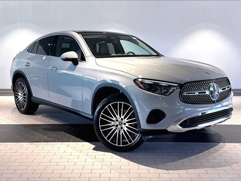 Used 2025 Mercedes-Benz GLC 300 4MATIC image 12