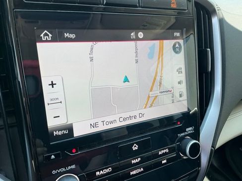 Used 2019 Subaru Ascent Limited AWD/4WD image 25
