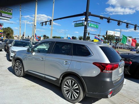 Used 2020 Mitsubishi Outlander SEL image 2