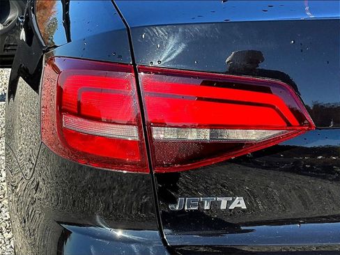 Used 2017 Volkswagen Jetta S image 25