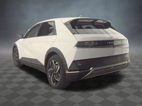 Used 2024 Hyundai Ioniq 5 SE image 6