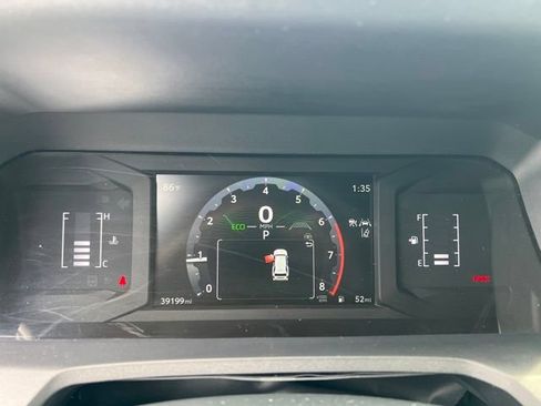 Used 2025 Toyota 4Runner SR5 AWD/4WD image 11