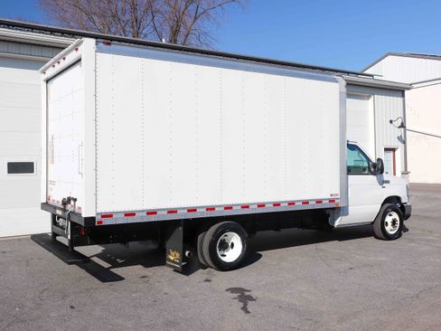 Used 2019 Ford E-350 and Econoline 350 Super Duty w/ Power Windows & Locks Group image 3