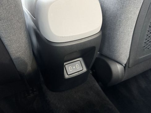 Used 2025 Hyundai Elantra Limited image 25