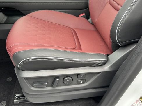 New 2026 INFINITI QX80 Autograph w/ Premium Cargo Package image 17