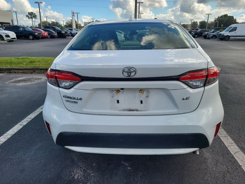 Certified 2021 Toyota Corolla LE image 6