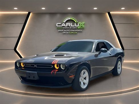 Used 2019 Dodge Challenger SXT AWD/4WD image 3