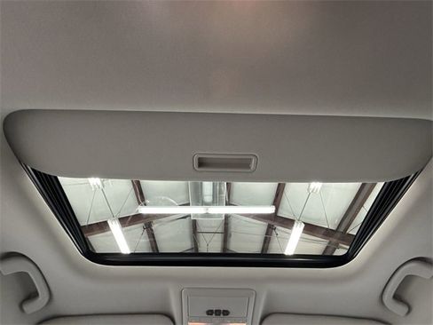 Used 2014 Chevrolet Captiva Sport LTZ image 21