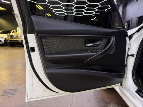 Used 2016 BMW M3 RWD image 12