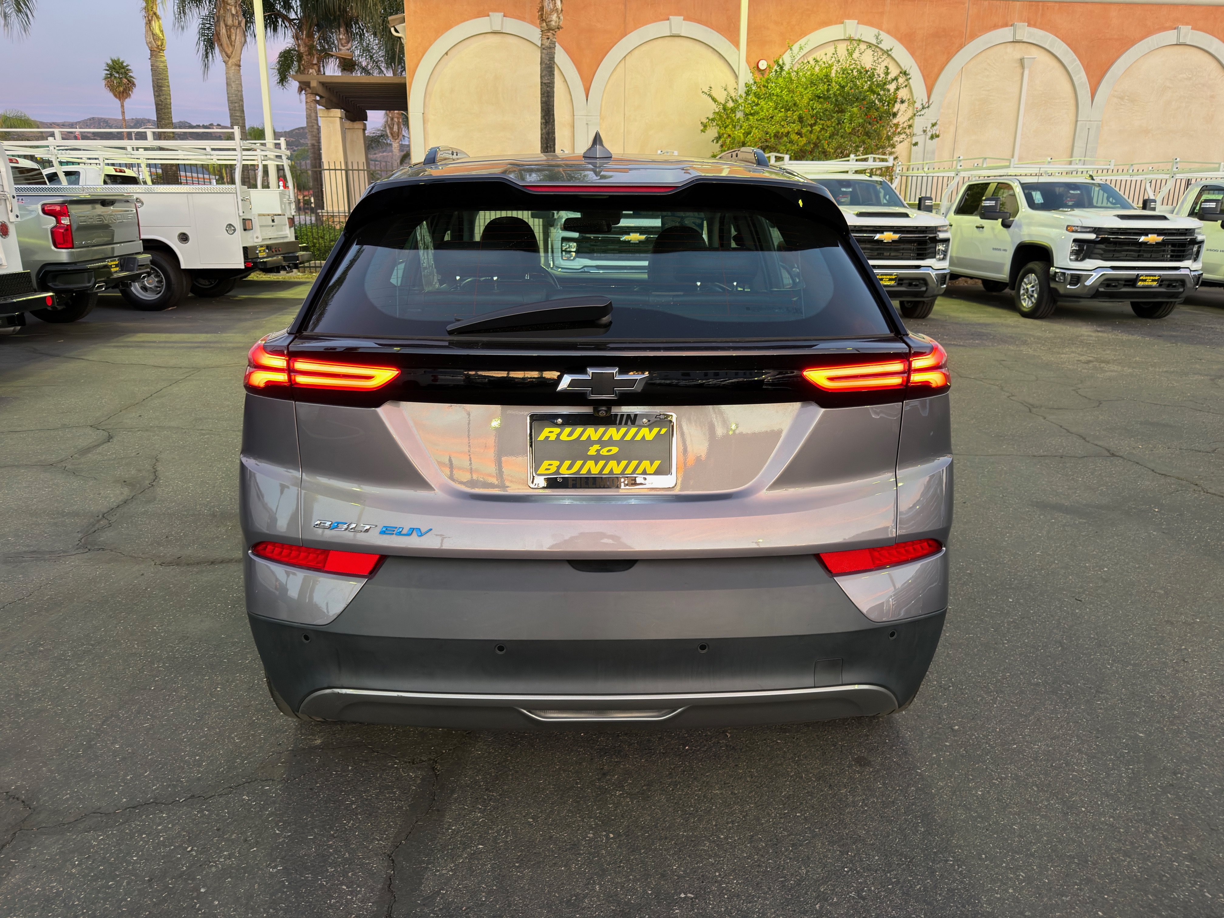 Used 2023 Chevrolet Bolt EUV LT w/ Convenience Package FWD image 7