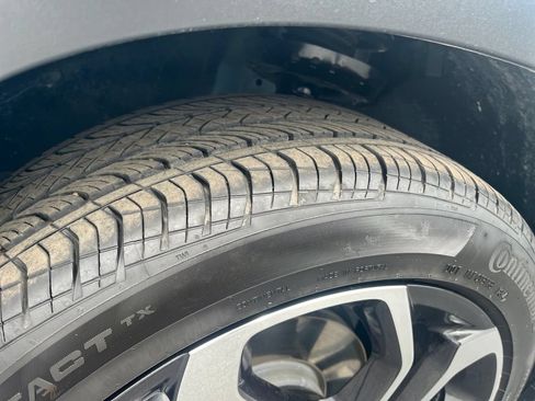 Certified 2025 Chevrolet Trax RS w/ Driver Confidence Package FWD image 31