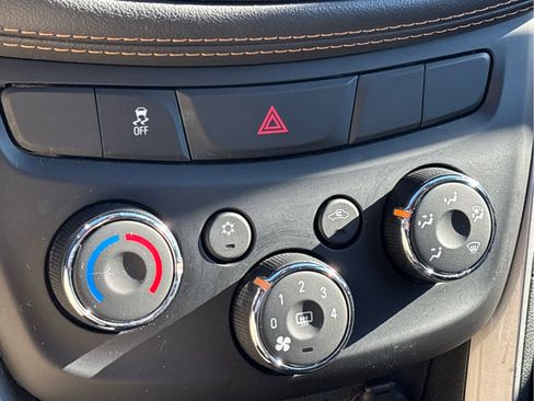 Used 2021 Chevrolet Trax LT w/ Driver Confidence Package image 19