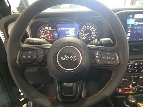 Used 2024 Jeep Wrangler Willys image 10