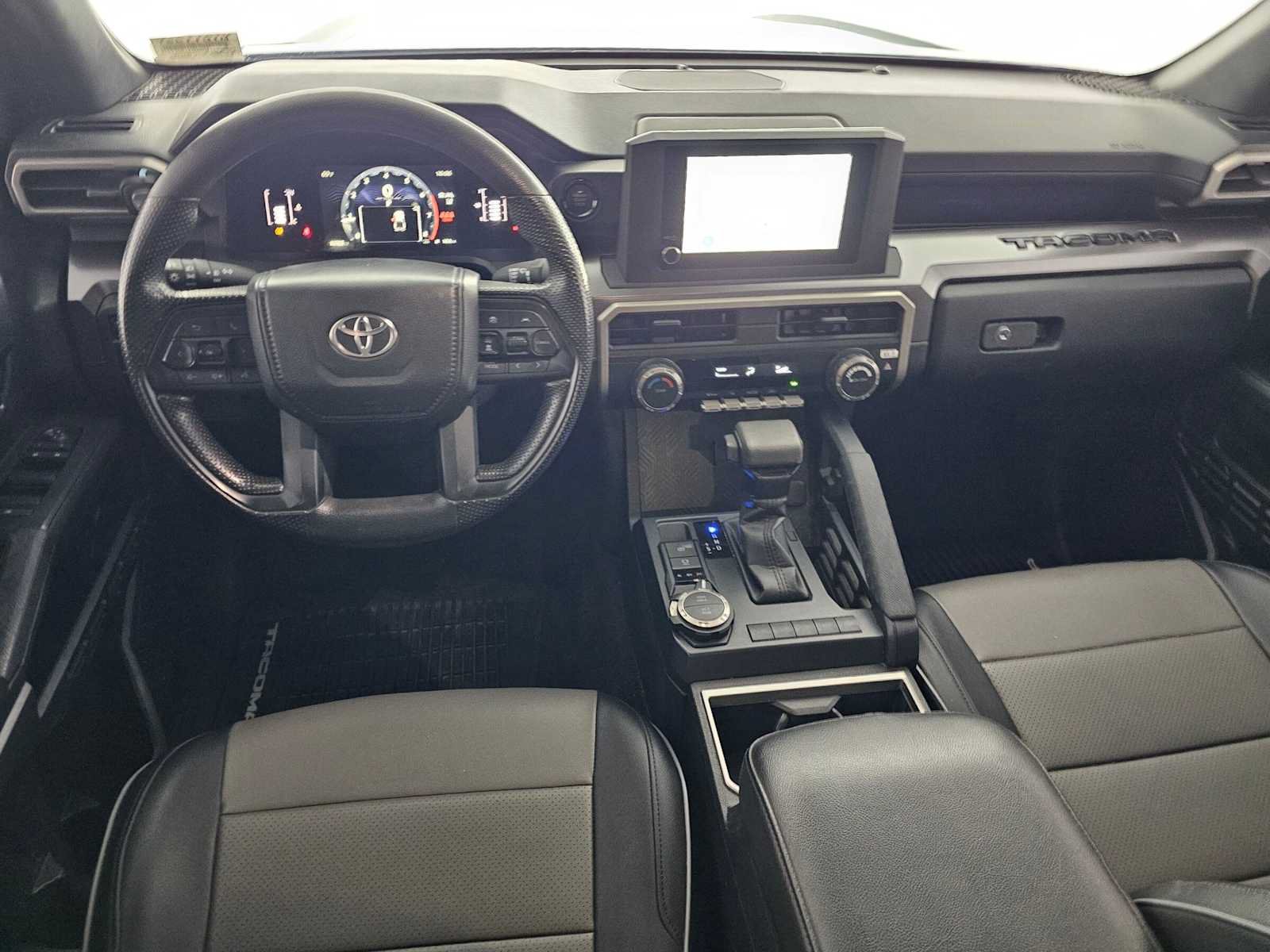 Used 2025 Toyota Tacoma SR5 AWD/4WD image 18