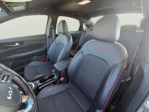 Used 2022 Kia Forte GT image 3