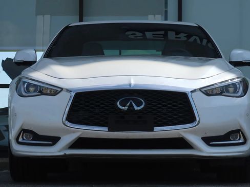 Used 2022 INFINITI Q60 3.0t Luxe w/ Essential Package RWD image 3
