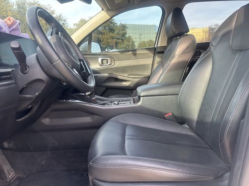 Used 2025 Kia Sorento S w/ Panoramic Sunroof Package image 16