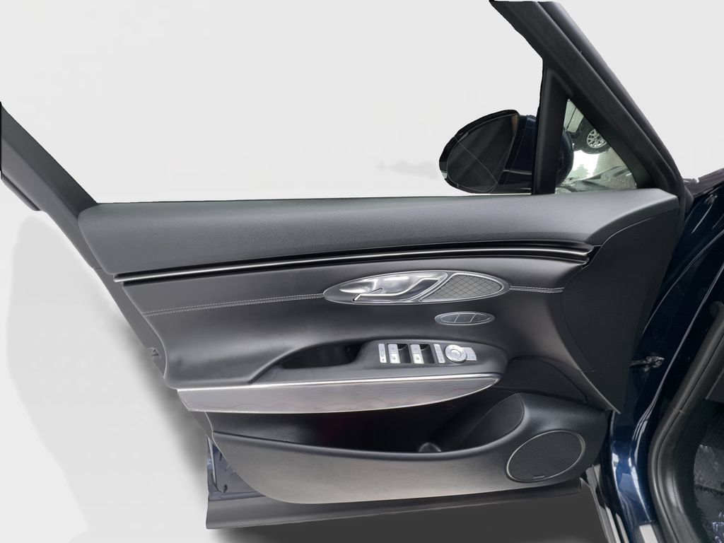 Used 2022 Genesis GV70 2.5T w/ Advanced Package AWD/4WD image 21