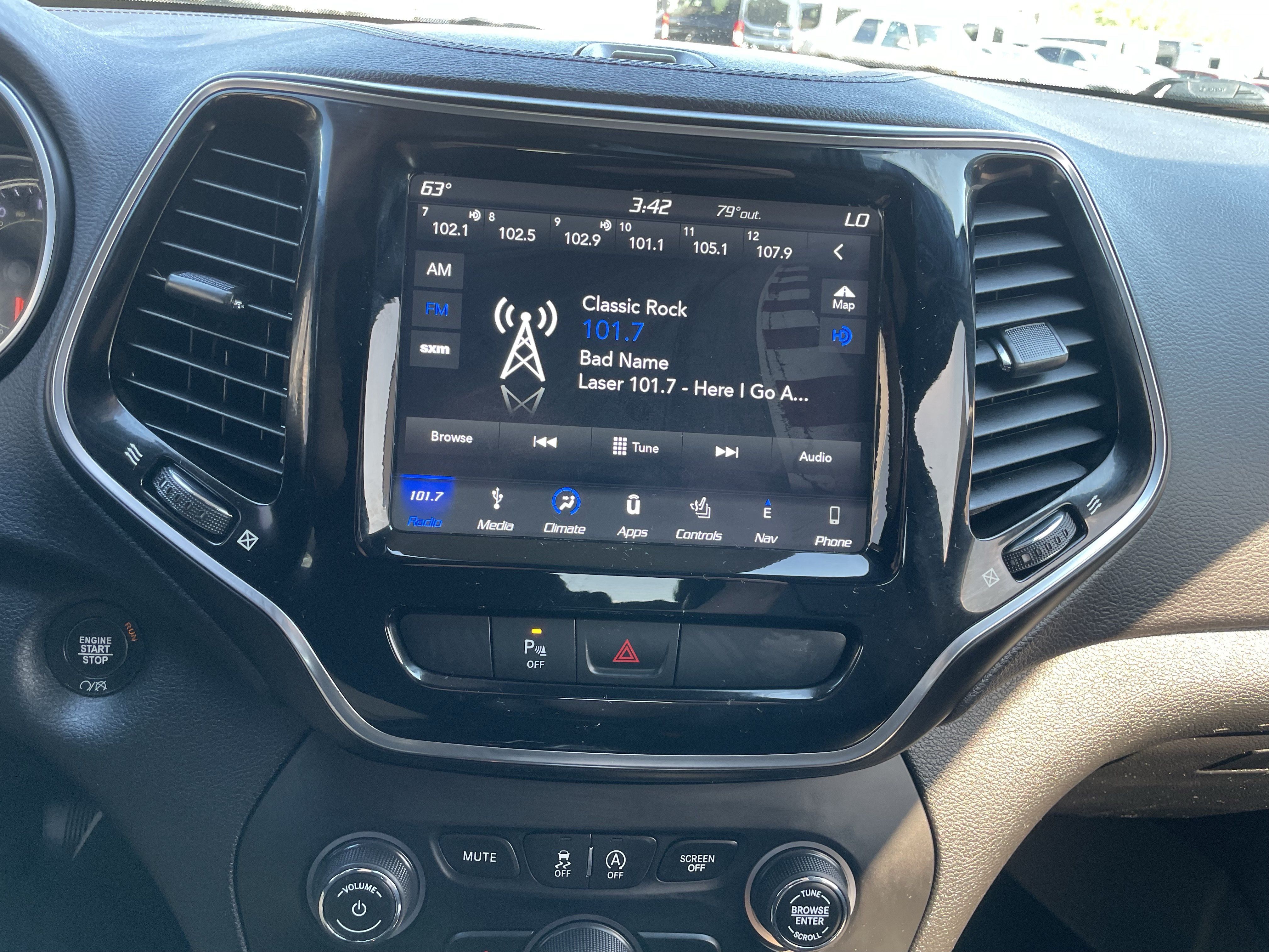 Used 2019 Jeep Cherokee Limited AWD/4WD image 21