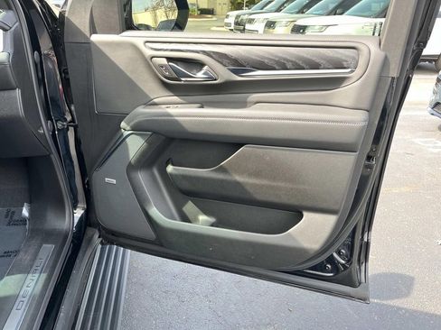 Used 2023 GMC Yukon XL Denali w/ Denali Reserve Package image 24