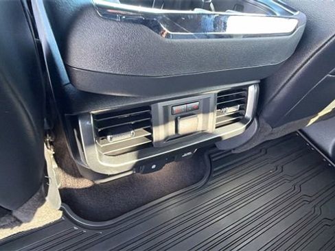 Used 2021 Ford F150 Lariat w/ Equipment Group 502A High image 19