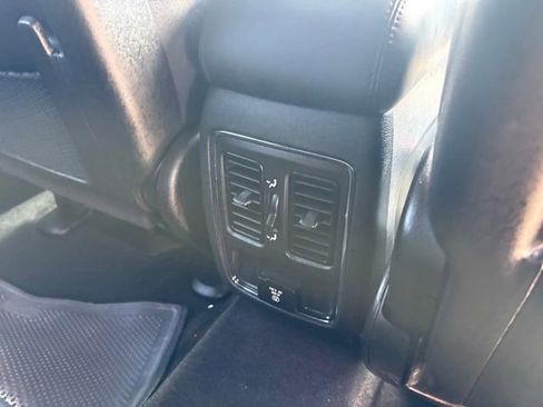 Used 2022 Jeep Grand Cherokee Laredo X AWD/4WD image 25
