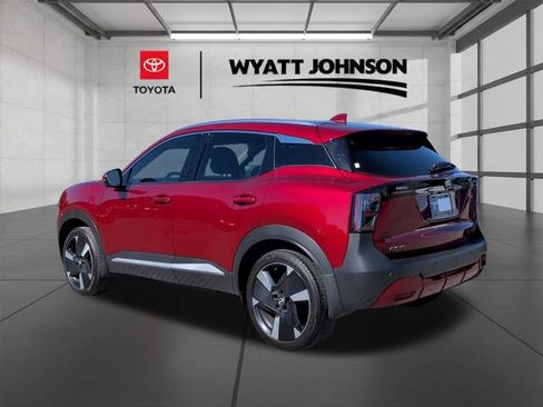 Used 2025 Nissan Kicks SR w/ SR Premium Package FWD image 3