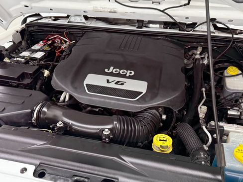 Used 2018 Jeep Wrangler Unlimited Sport S image 43