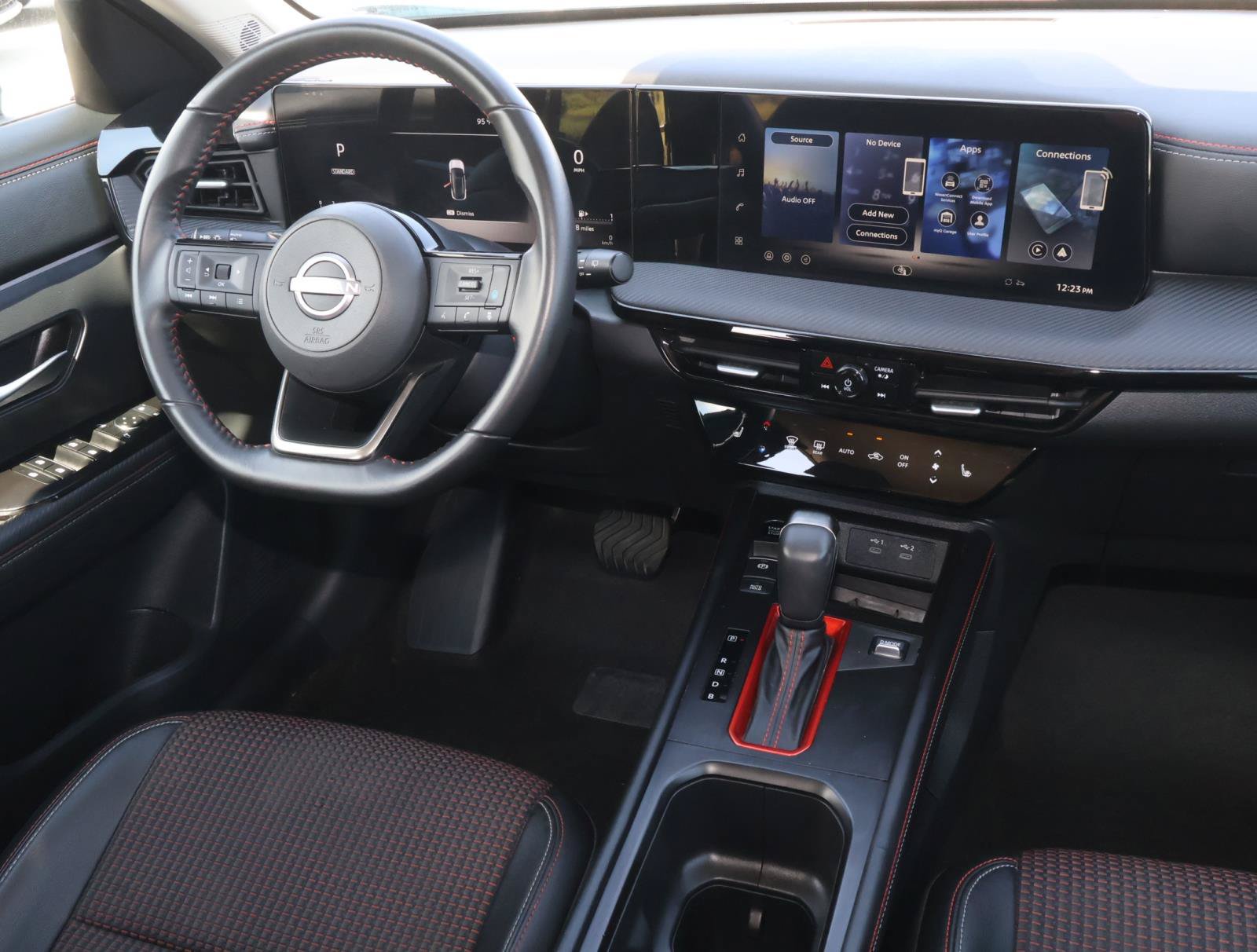 Used 2026 Nissan Kicks SR w/ Cold Weather Package AWD/4WD image 10