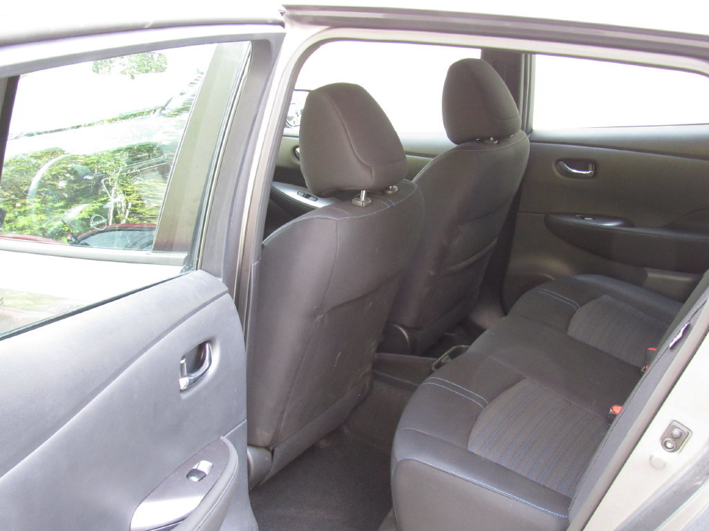 Used 2025 Nissan Leaf S FWD image 13