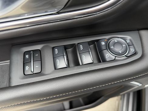 Used 2024 Chevrolet Suburban Premier AWD/4WD image 16
