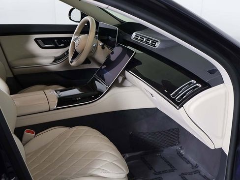 Used 2022 Mercedes-Benz S 500 4MATIC w/ 3D Technology Package image 29