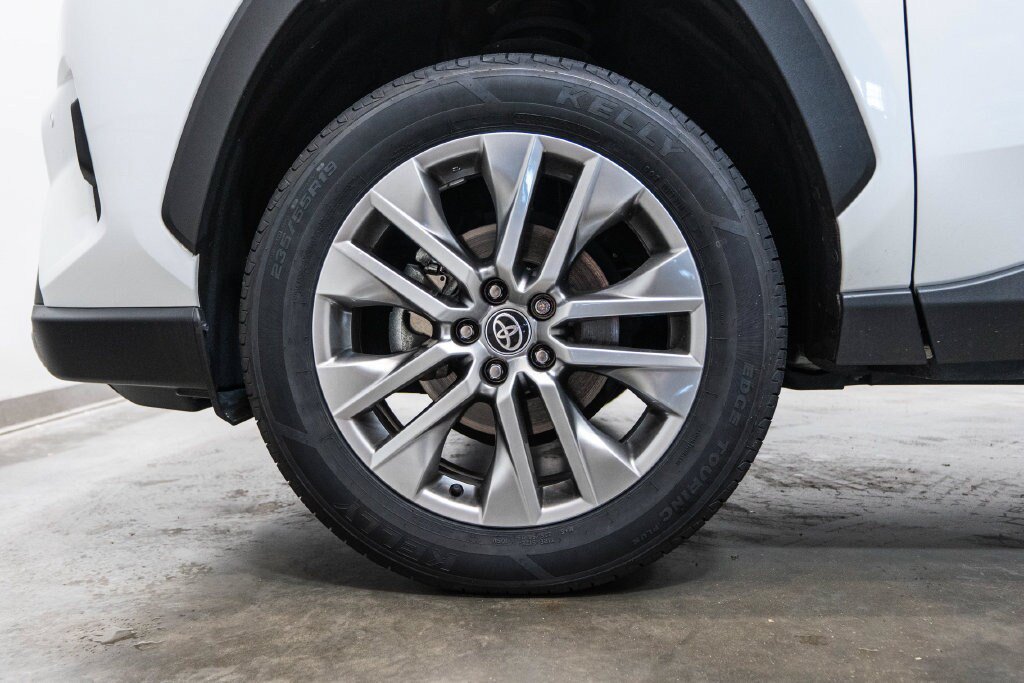Used 2023 Toyota RAV4 Limited AWD/4WD image 11