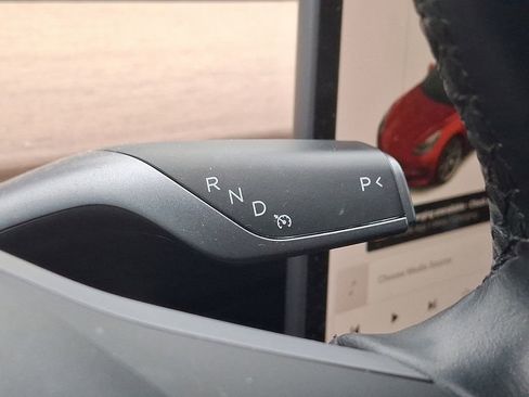 Used 2019 Tesla Model 3 Standard Range image 17