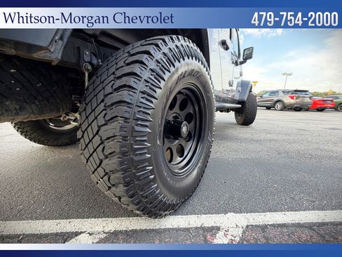 Used 2020 Jeep Gladiator Sport w/ Quick Order Package 24S image 38