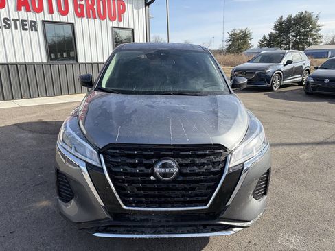 Used 2024 Nissan Kicks S image 3